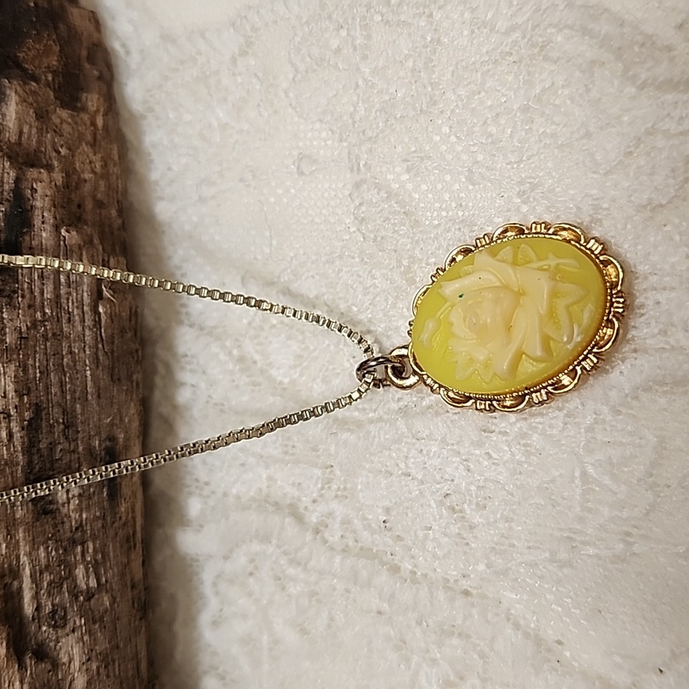 Vintage Yellow Rose Faux Cameo Pendant Necklace